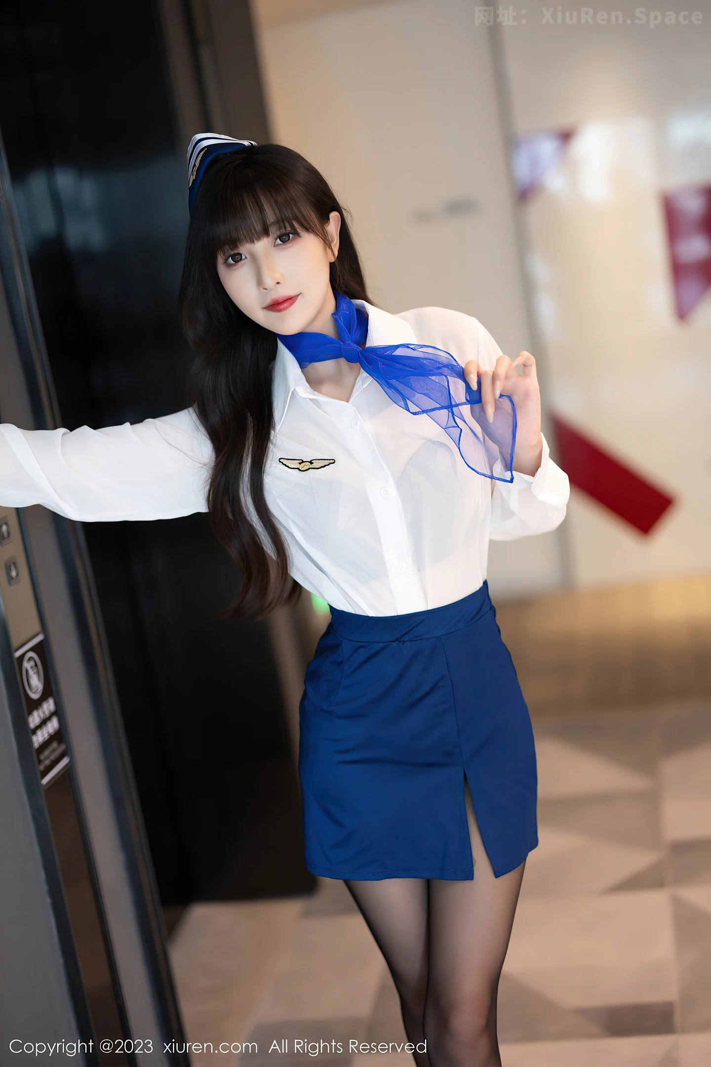 图片[5]-[XiuRen秀人网]VOL.7347 模特林星阑空姐制服露蓝灰内衣配魅惑黑丝秀曼妙身姿诱惑写真83P-秀人网官方网站